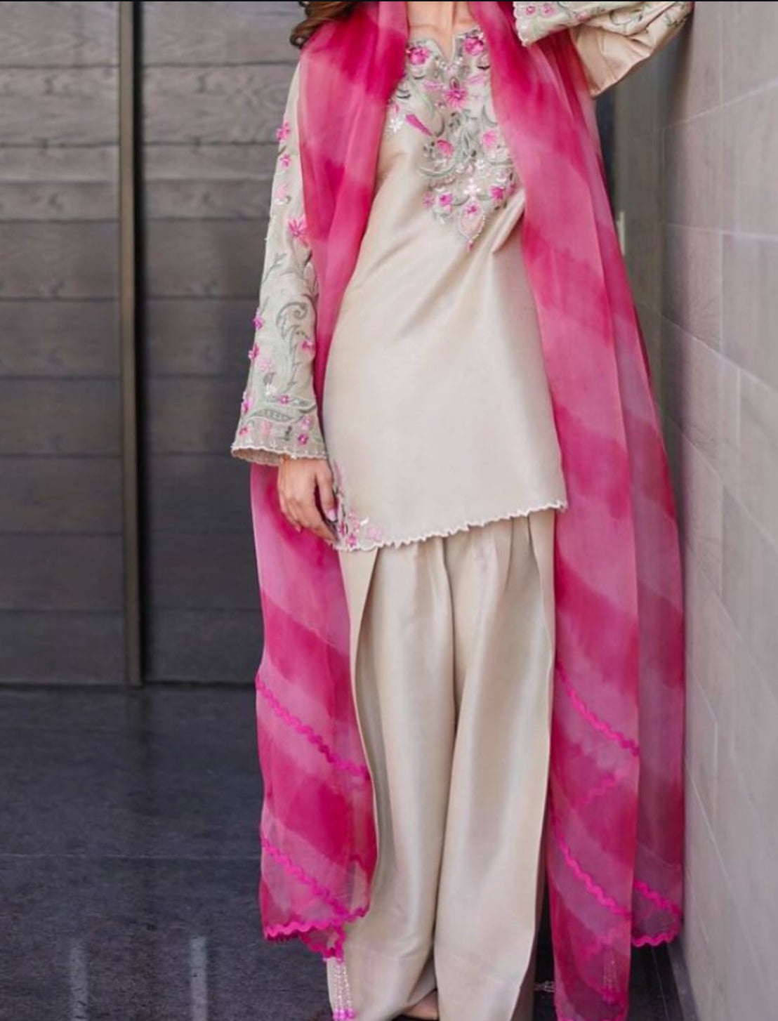Lahriya Suit Set