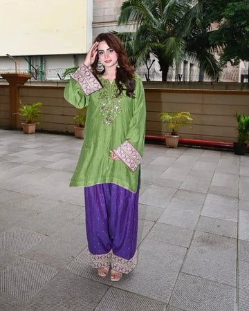 Ayesha khan Farsi suit set